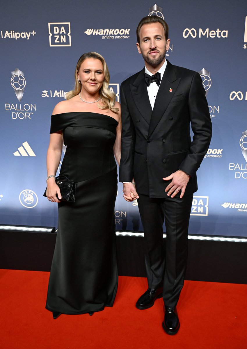 FCBayern's tweet photo. The Kanes 😍 https://t.co/CRGOOWRVq8