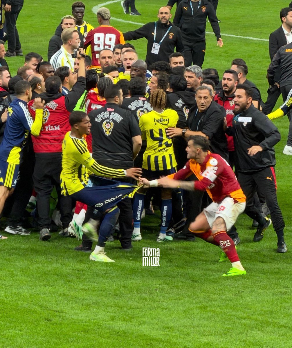 GSarayVideo's tweet photo. Hadsize haddinin bildirildiği o an. https://t.co/PIWAMNwpgC