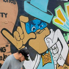 etquantz's tweet photo. new vice city/gta6 character on a mural?

bob
https://t.co/KNBs8Xi7Hl https://t.co/5XH44GxsIw