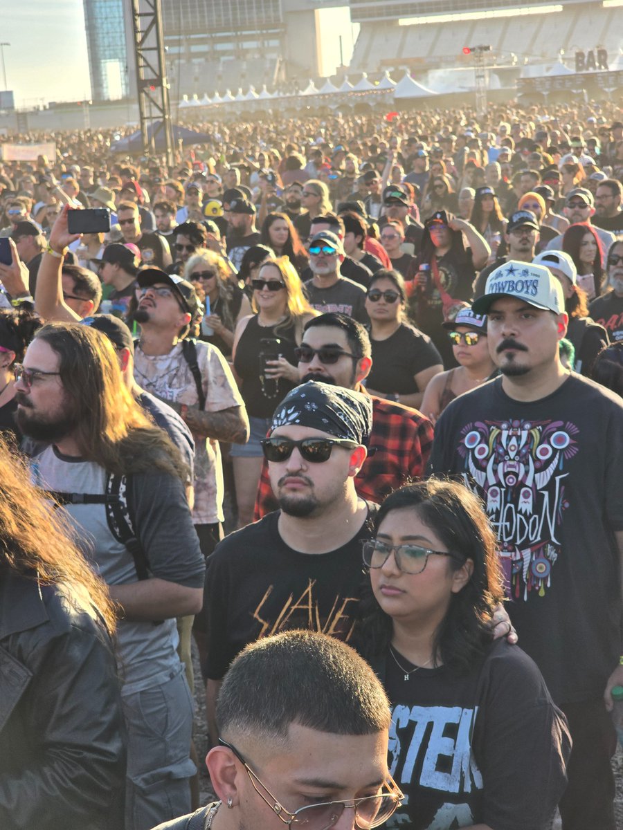 Firechyld's tweet photo. A good friend took me out to the Sick New World festival. We left early bc after 12 hours of standing, dancing, headbanging, shoving through crowds, sitting on rocks (chairs weren't allowed in) I was in so much pain I had to leave. Still sore but so worth it. Some of the best time I've ever had!

Ultimately, I missed SOAD because I could thug it out no longer.  Took us almost an hour to push through the crowd and find our car. On the plus side, we missed all the traffic. Aparrently it took people 2 hours to get 1 mile down the road and there was no cell service so loads of ppl were stranded because they couldn't call an Uber. (And they were charging $100-150)