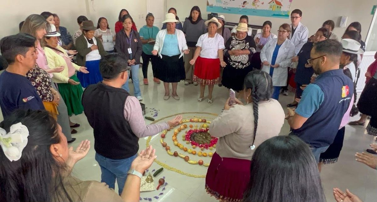 saludazuay_'s tweet photo. #Cuenca | En el Centro de Salud Carlos Elizalde se llevó a cabo el Diálogo de Saberes: Salas de Parto y Enfoque Materno-Neonatal, con el fin de intercambiar conocimientos y experiencias para fortalecer la atención materna y neonatal con enfoque intercultural. https://t.co/sKbboE1wC2