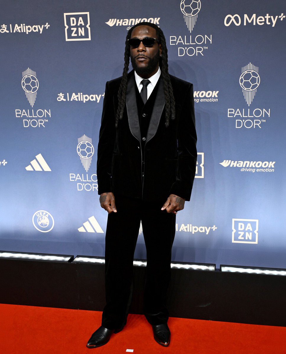 CreativeGenUK's tweet photo. 👋 Burna Boy is in the building #BallonDor https://t.co/IYaq5hQ2Da
