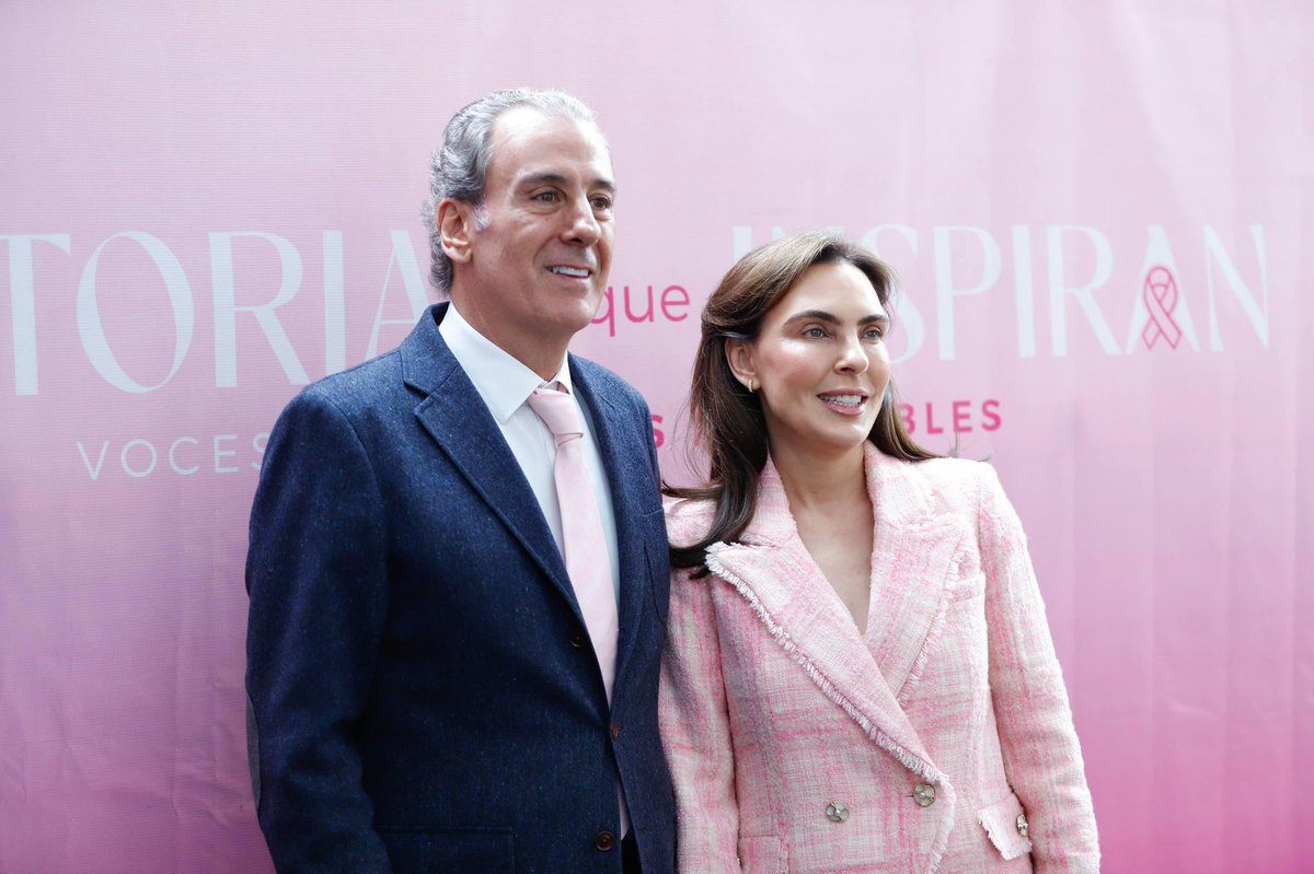 pepechedrauimx's tweet photo. Frente al cáncer, nadie debe sentirse sola.  🫂

Reconozco el trabajo de mi esposa #MariElise, que a través del @DifPueCapital abrieron un espacio para dar voz a mujeres que compartieron sus historias de lucha, fortaleza y esperanza en el foro “Historias que inspiran: Voces de Mujeres Imparables”. 👩🏻🙌🏼
