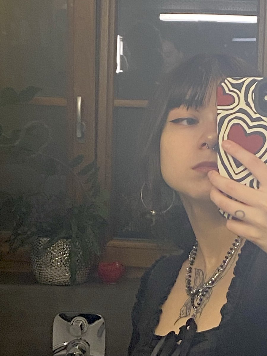 fengminis's tweet photo. #facereveal https://t.co/St0ndoZgA3