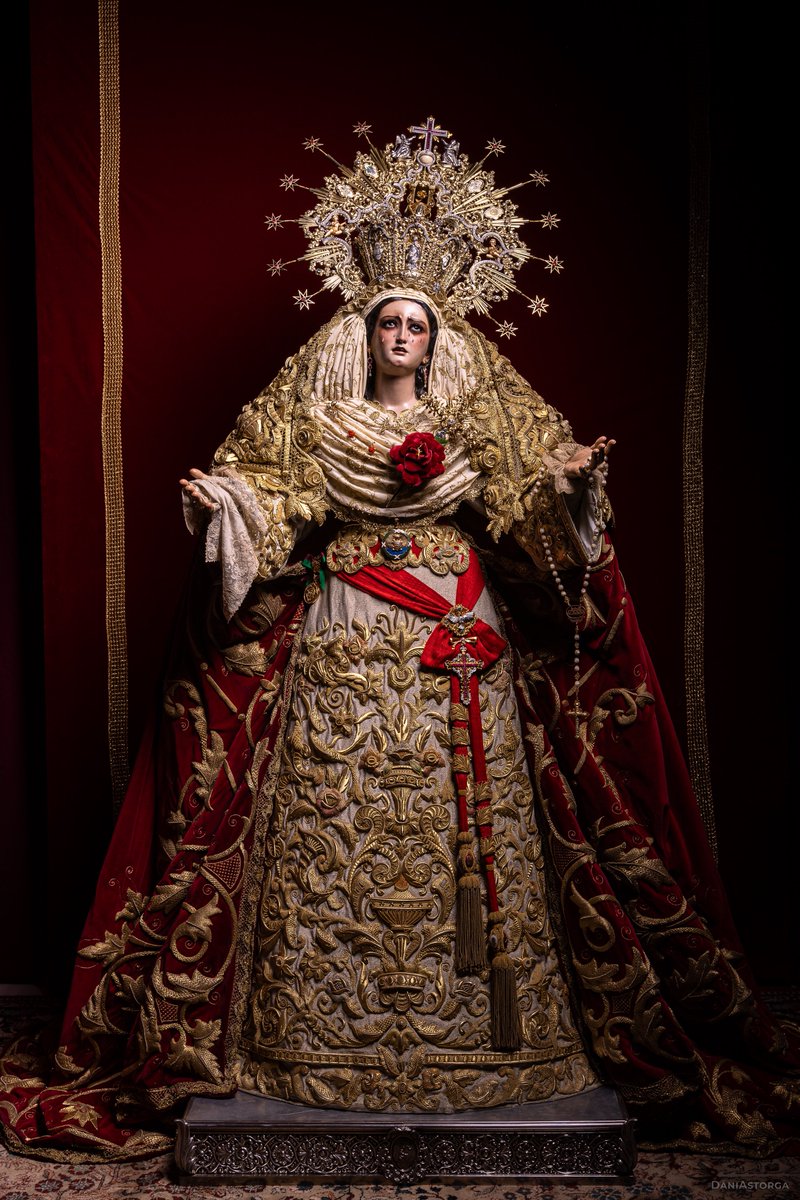DaniAstorgaPH's tweet photo. Amargura Coronada | XXIII Aniversario de Coronación Canónica.

@Zamarrilla #CofradíasMLG 🧵(1/2) https://t.co/OxkObBMgJ6