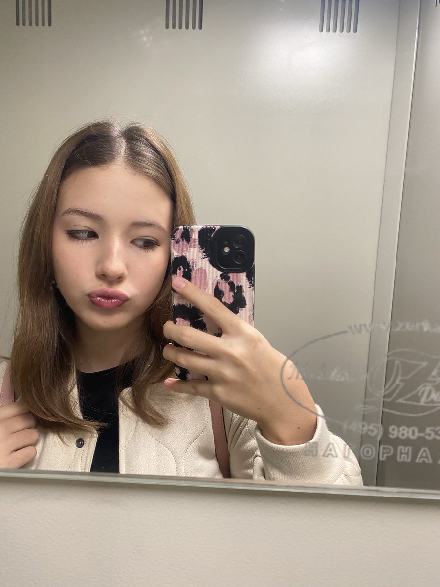 Mashukolovss's tweet photo. Доброй ночи 🫰🏼 https://t.co/EKuKmzEruW