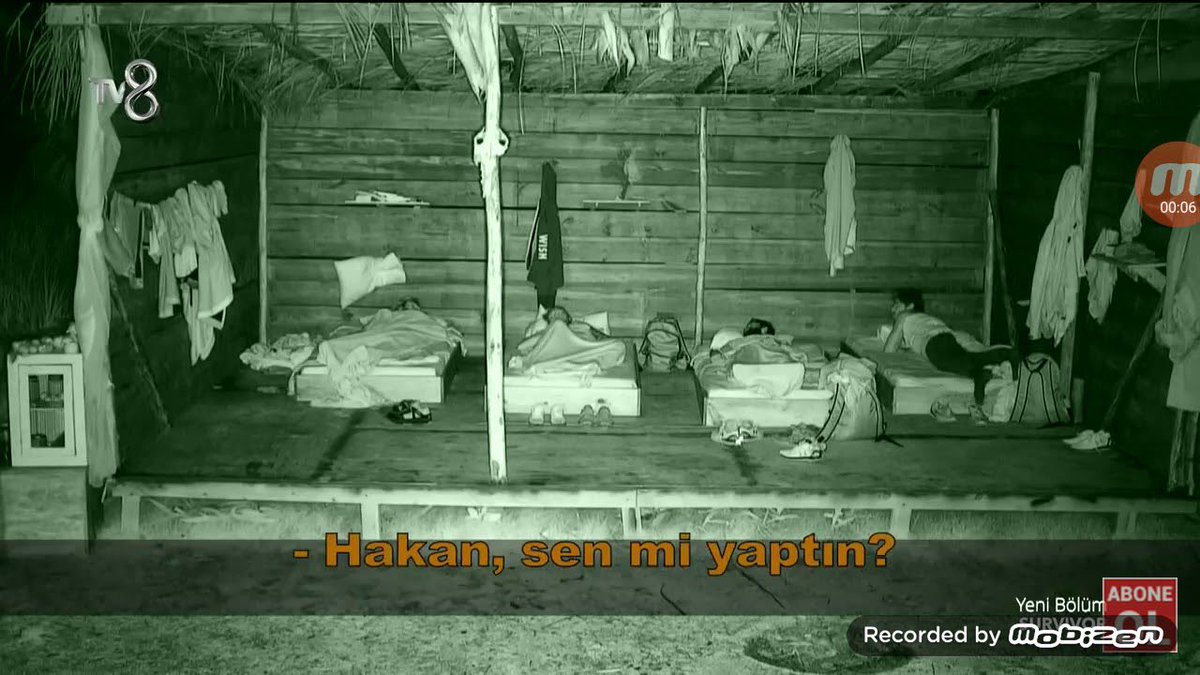 loveyouallkissy's tweet photo. pankartin sorumlulugu ona ait olmasa da her olayda efe sandan aciklama diretmeniz artik epey komik duruyo https://t.co/jOXa36ed3h