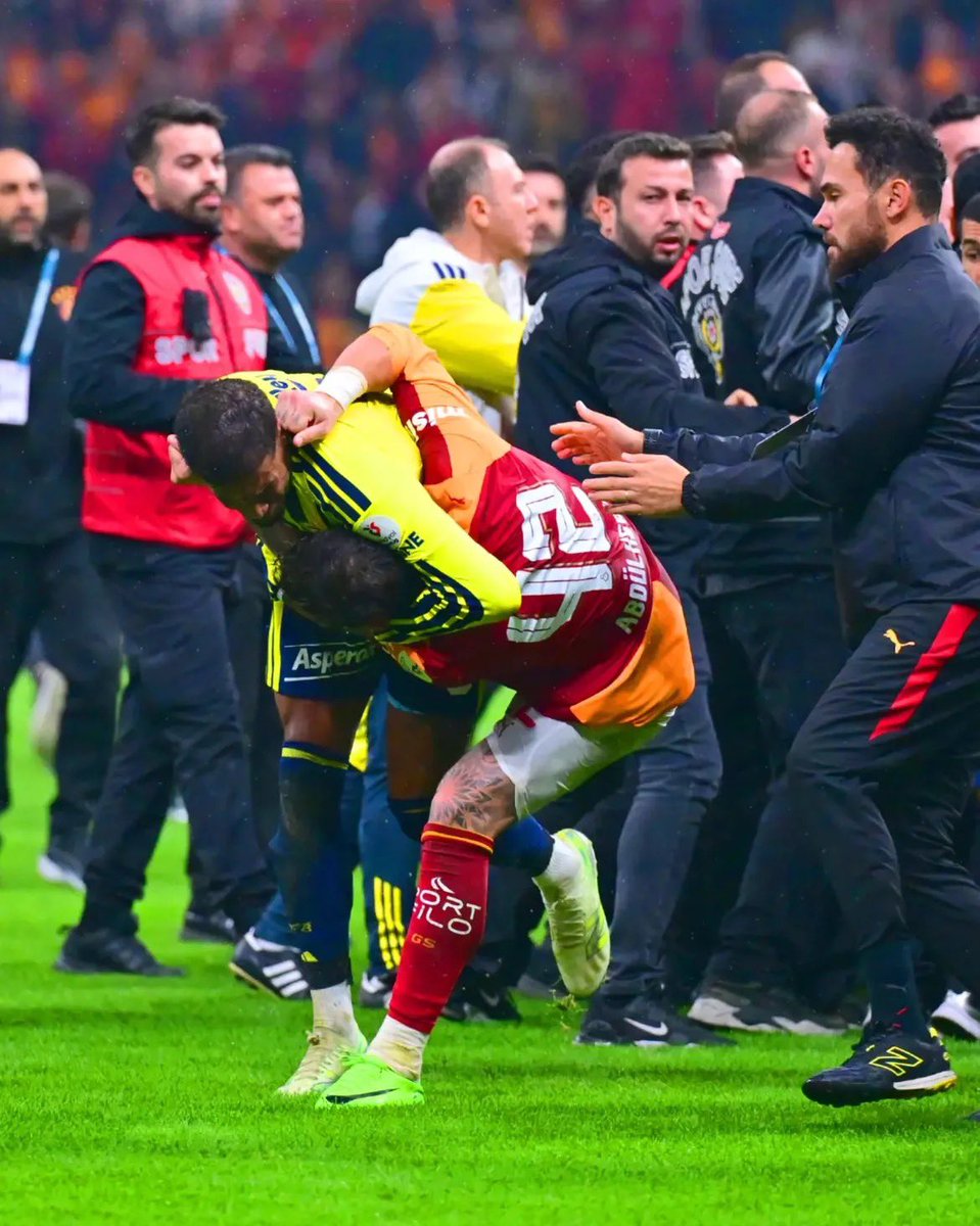 AliMert58139100's tweet photo. @cace_v2 Anlıyorum kardeşim 😂 https://t.co/9SveSxbbMq