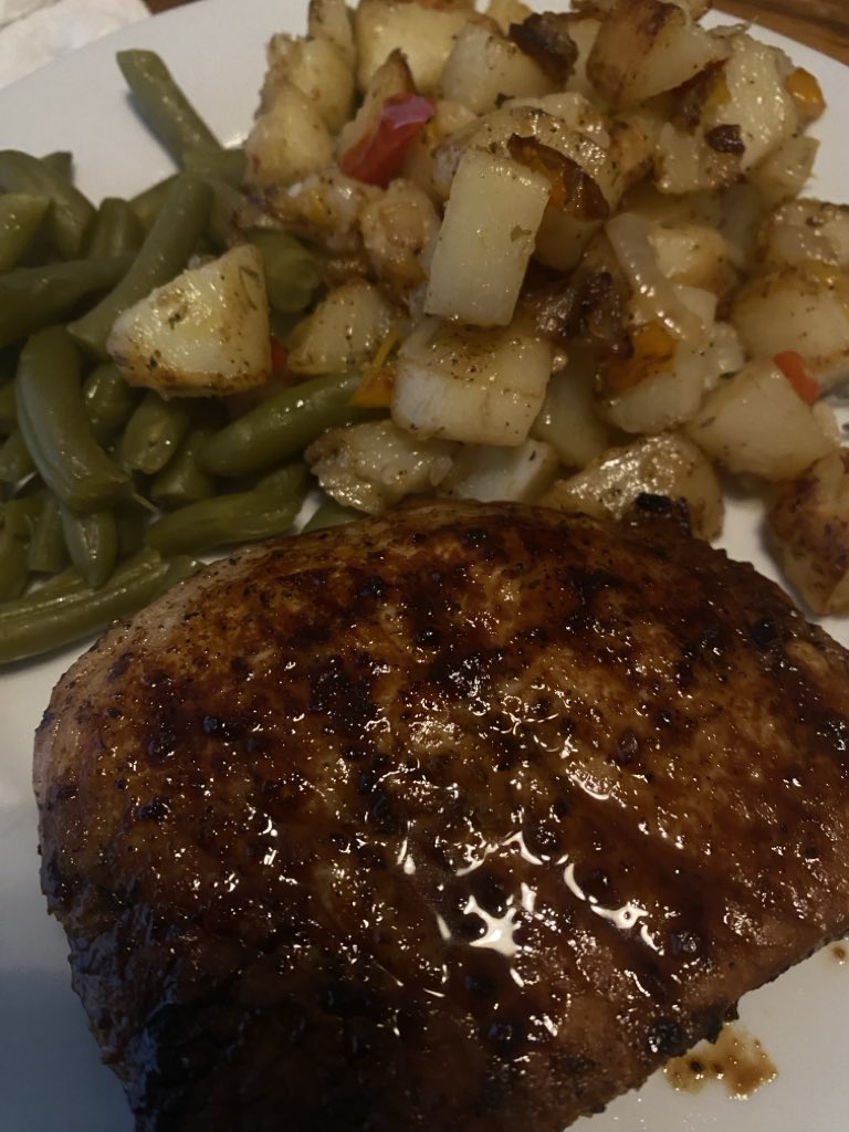 ReadAndShade's tweet photo. Yummy dinner!! 😋 https://t.co/r4PuXvUASm