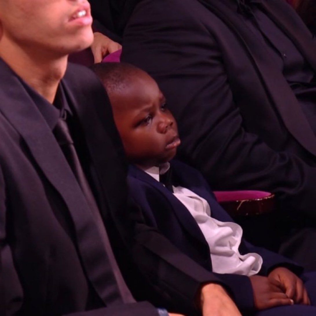 Somhiseremfcb's tweet photo. Hasta a Keyne le aburre mi larga que es la gala del #BallonDor https://t.co/IOZLHPKDtE
