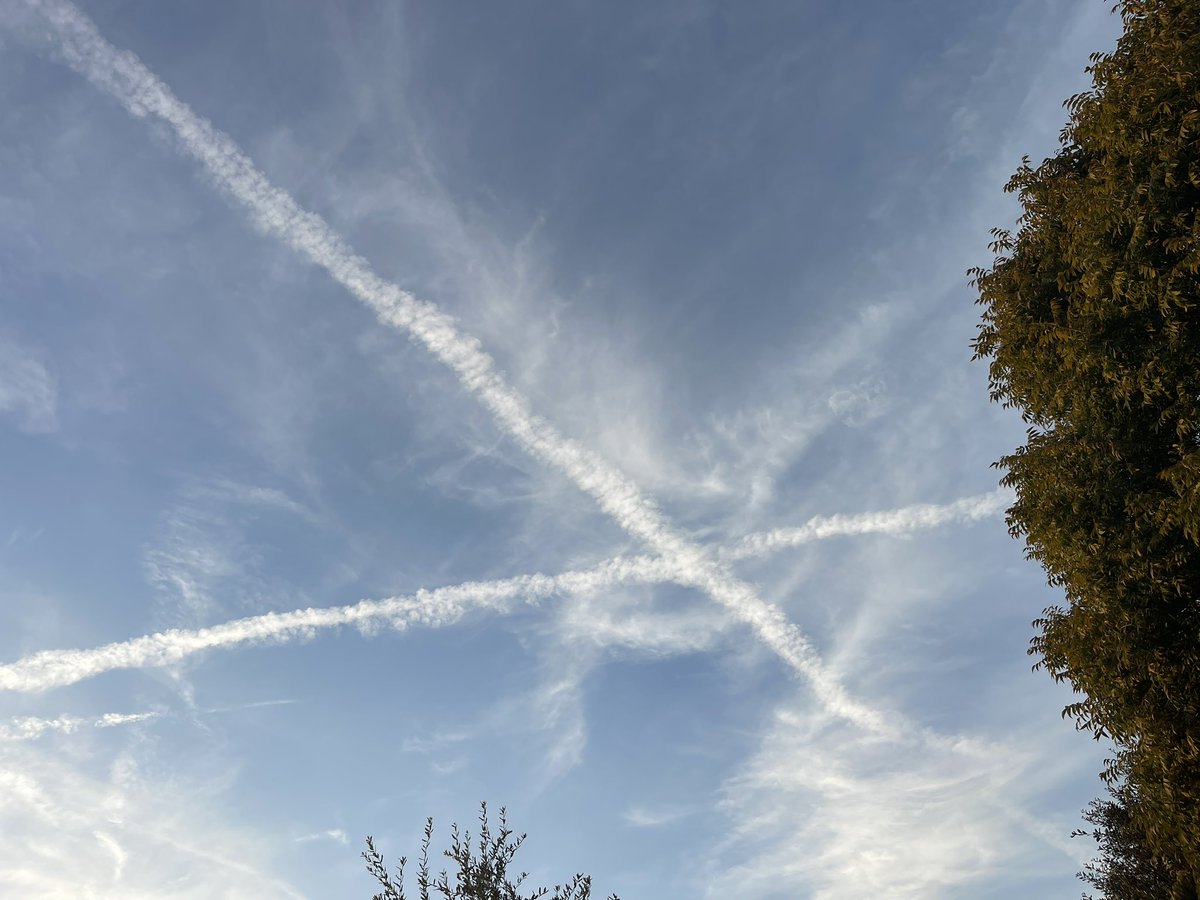 joshualionel's tweet photo. @wfaaweather spraying both Saturday and Sunday over Coyote Ridge in Carrollton. Notice how it clouded up today with rain coming Thursday?#weathermodification https://t.co/DgSDp2BoXU