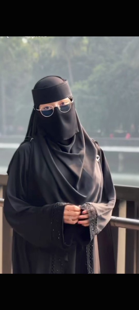 saida10400's tweet photo. Mere DM mein aake
Muslim mard galiya de rahe hai
Sochti ho
jab Muslim mard Hindu aurto se bat karte hai
to koi problem nahi hoti. Lekin jab ek Muslim aurat
kisi se bat karti hai
to aag lag jaati hai Yeh doglapan kyu hai
Kya mard aur aurat barabar nhi?
Ap log kya sochti ho? https://t.co/Yk1468gUEj