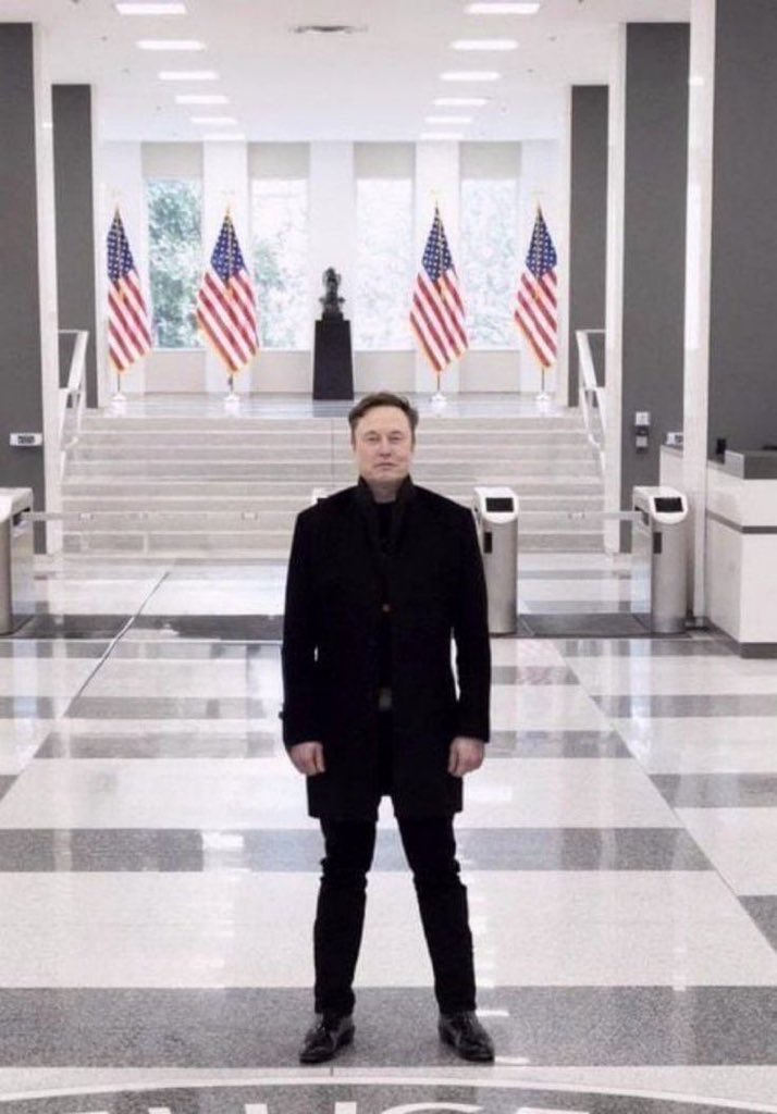 Commentaryz1ep's tweet photo. Elon Musk asks: Be honest with me. Do you think someone like me deserves to be protected, loved, and taken care of?

A) Yes ❤️ Everyone deserves it.

B) No 💪 Learn to stand on your own.

Your answer means more than you know. ❤️ https://t.co/0LyjljKYH0