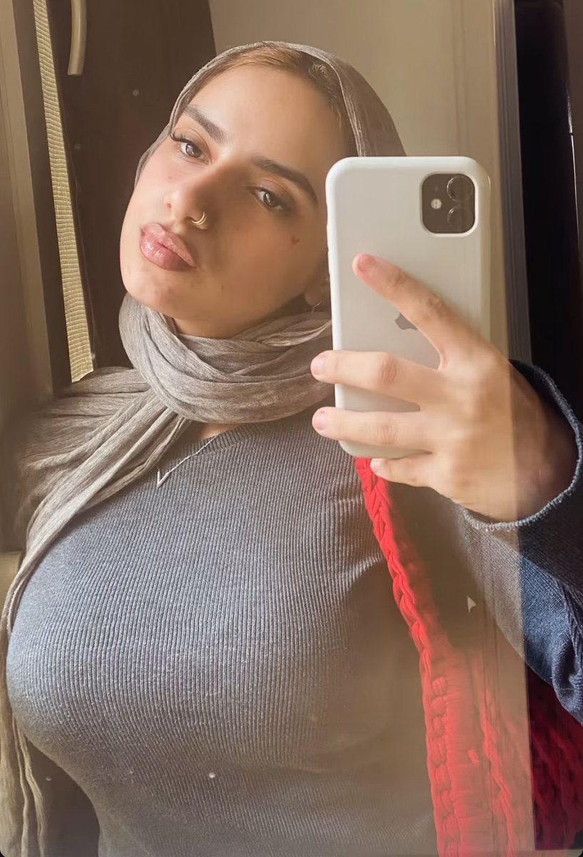 Deebongasa's tweet photo. فلقس ونام علي بطنك 🥵🫦👅 https://t.co/71CG6H9PcU
