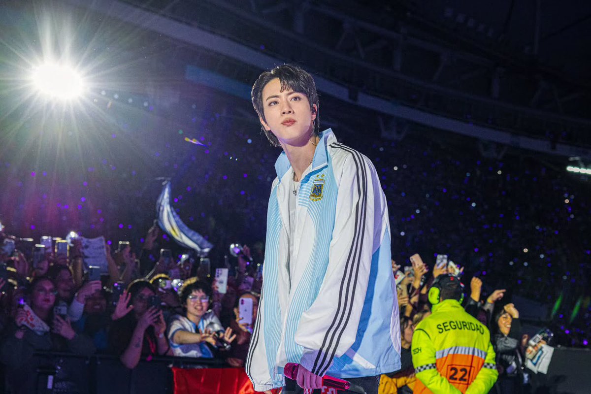 seokjinfile's tweet photo. JIN ON INSTAGRAM https://t.co/sy1qInKvIu
