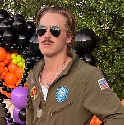 volxtaire's tweet photo. will decided halfway through the night that he needed to cover himself decently https://t.co/3M157dPl8Y