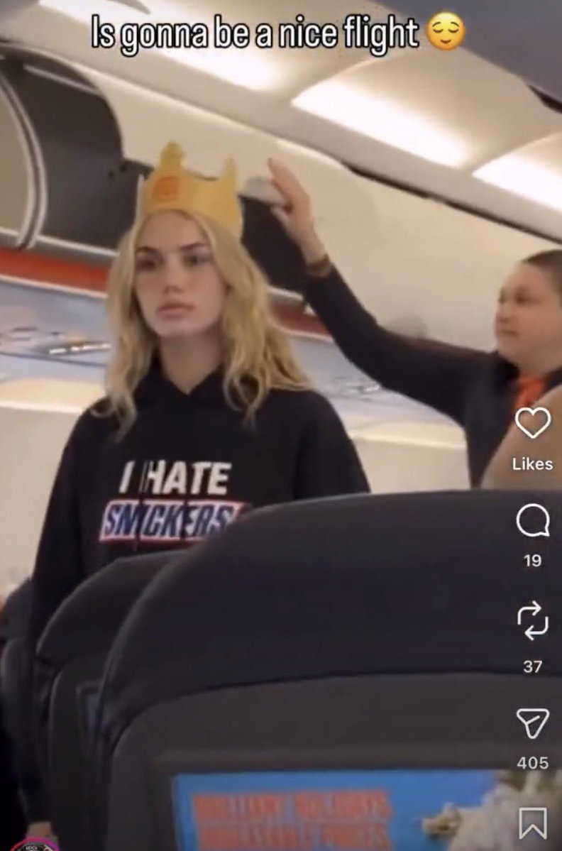 GarbageHuman24's tweet photo. Make way for the Queen🫅🏼 https://t.co/E9vs8M8RcU