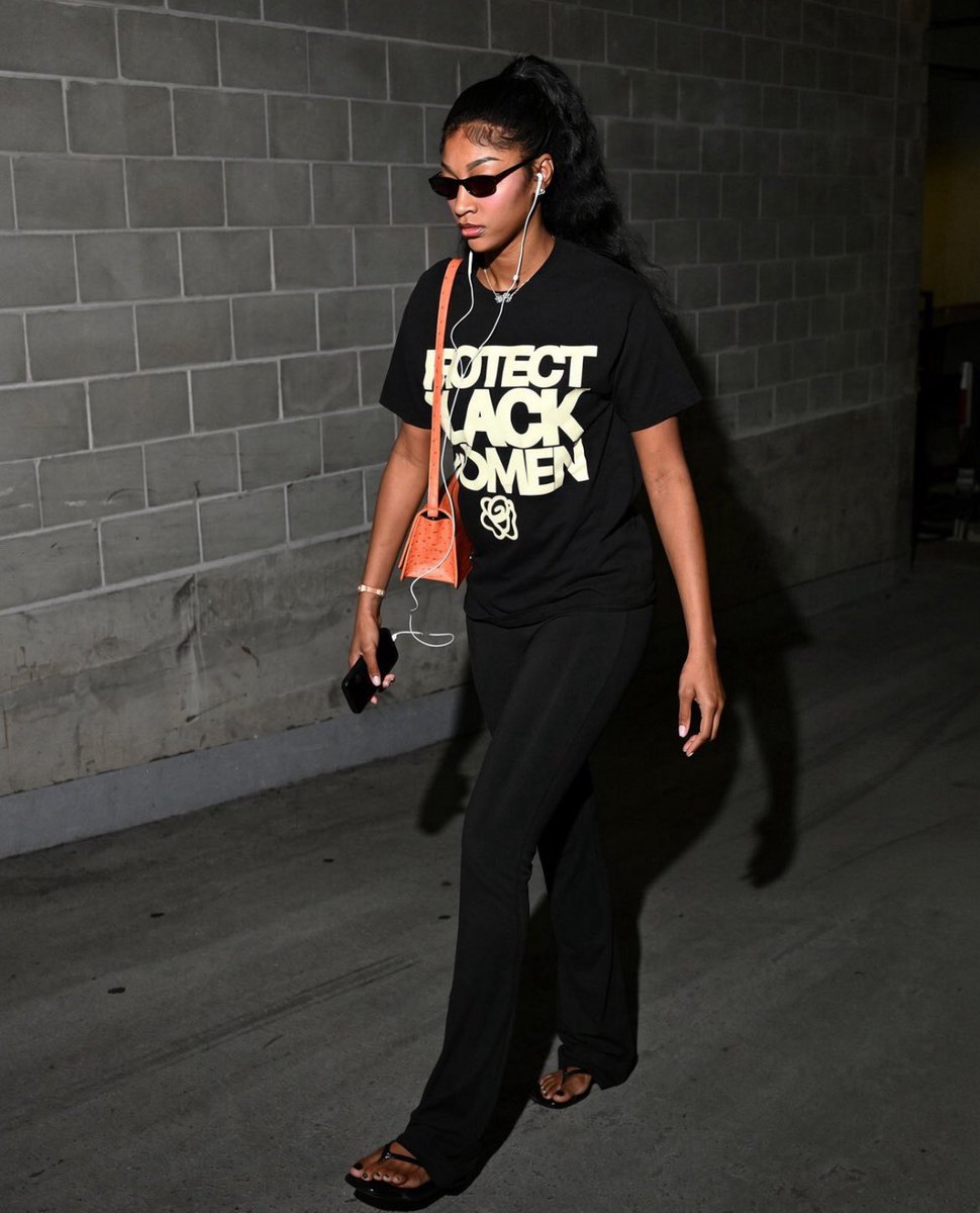 ReeseWithTheTea's tweet photo. ✊🏽 https://t.co/yvcpmazX5Z