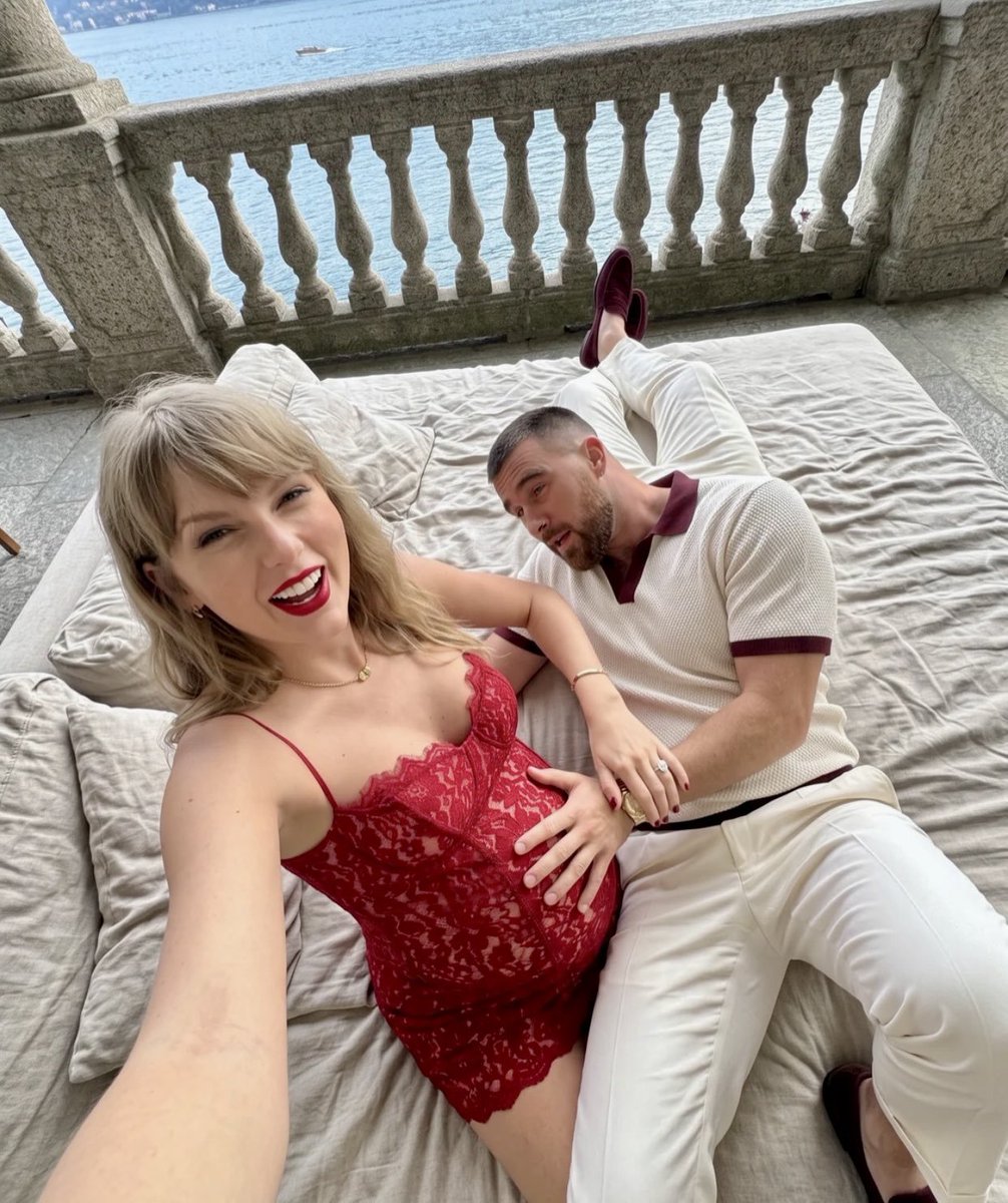 Flose__fx's tweet photo. Taylor and Travis are going to be the best parents ever ❤️ https://t.co/MwMNzPzzrI