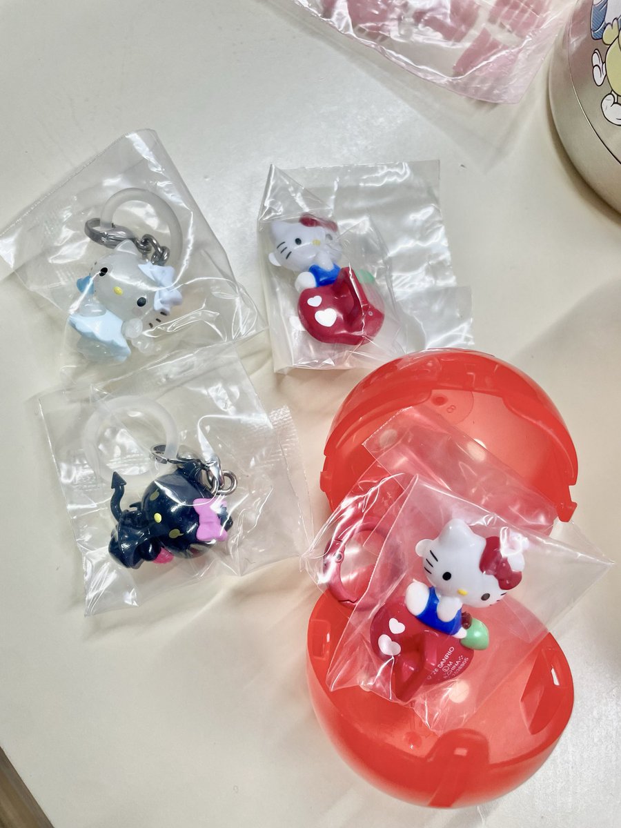 zzz2635's tweet photo. 悲しく出勤してロッカー開けたら🫢✨🫢✨先輩大好き🥺🫶 https://t.co/HBkcIMSuI8