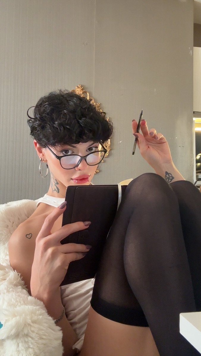 S4rababy's tweet photo. Dear diary https://t.co/DWLi3H48Yc