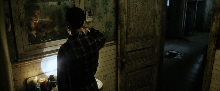 Gibboanxious's tweet photo. Fight Club (1999) 

dir. David Fincher https://t.co/17fvsq94ec