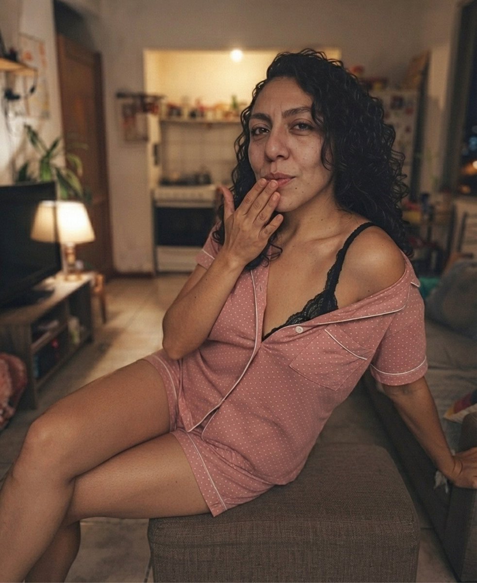 DanielaValeX's tweet photo. Intente verme como para redes sociales jajaja

Pero creo que fracase.

Me tome otra foto pero me da pena ponerla jajaja me siento ridícula https://t.co/yStS2c2fml