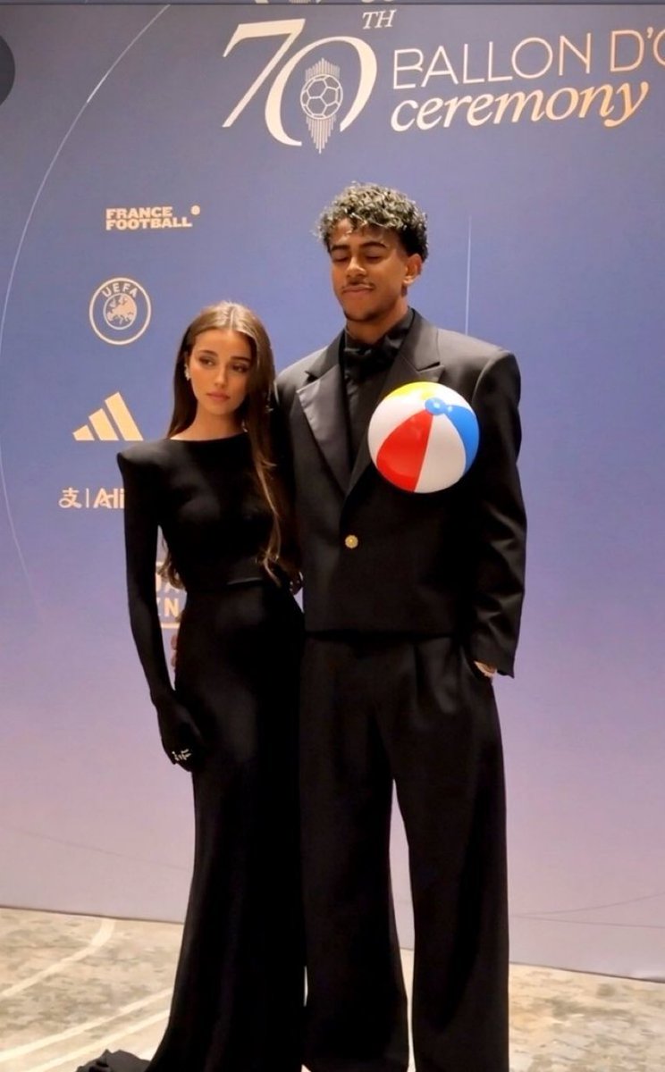 TheMadridEmpire's tweet photo. Ballon de Playa!!!!!!!!!!! https://t.co/gYwq7L68HZ