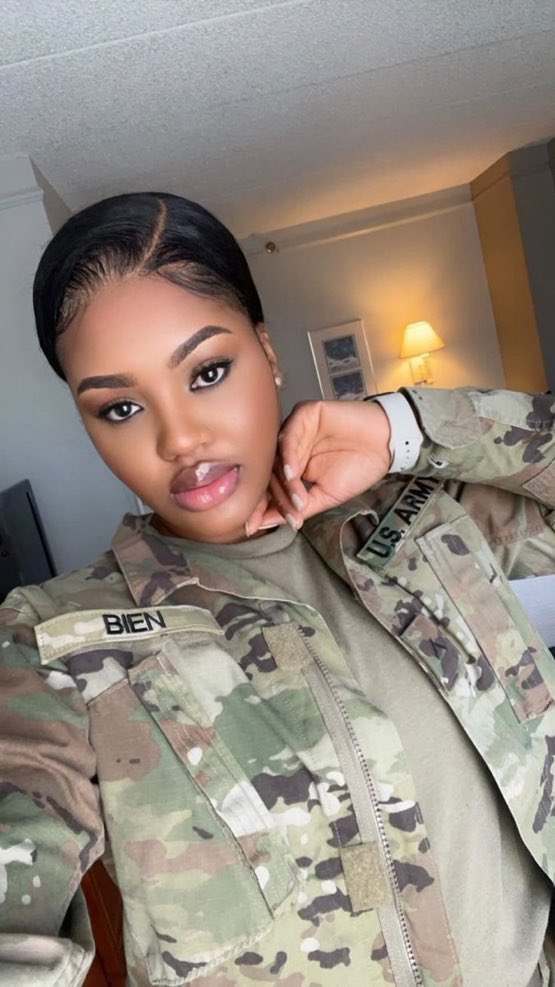 EmilyBienX's tweet photo. Thank you for the prayers and follows—it means a lot. 
Stick around for more! 
Wanna send me gifts??! https://t.co/Cib7CNsuQe Check out my profile on Throne!

#Gratitude #MilitaryGirl #DailyVibes #USA #mondaymotivation https://t.co/tPUP8OtgzU