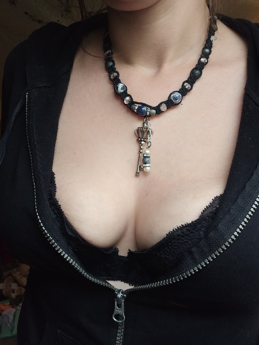laceylou332's tweet photo. rainy day is best spent cleaning in #victoriassecret pajamas and #lingerie, cleaning and listening to depression era jazz. 

#stretchmarks #milf #singlemom #type https://t.co/Kb44uRjC7h