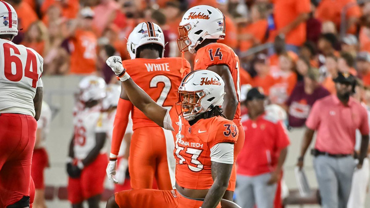 AntwannPaige's tweet photo. After a great call with @DaelunDarien7 I am extremely blessed to receive an offer from @HokiesFB @Manchester_FB @Lancer_Recruit @Coachconner_MHS @247Sports @On3 @Rivals @WillVapreps @ChadSimmons_ https://t.co/KTQdPKC0T1
