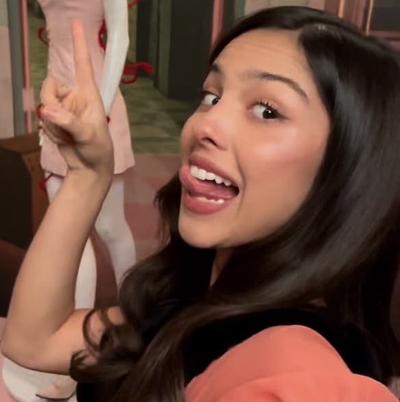 grIsoinlove's tweet photo. olivia cutie pie rodrigo https://t.co/SsmTs9WFQu