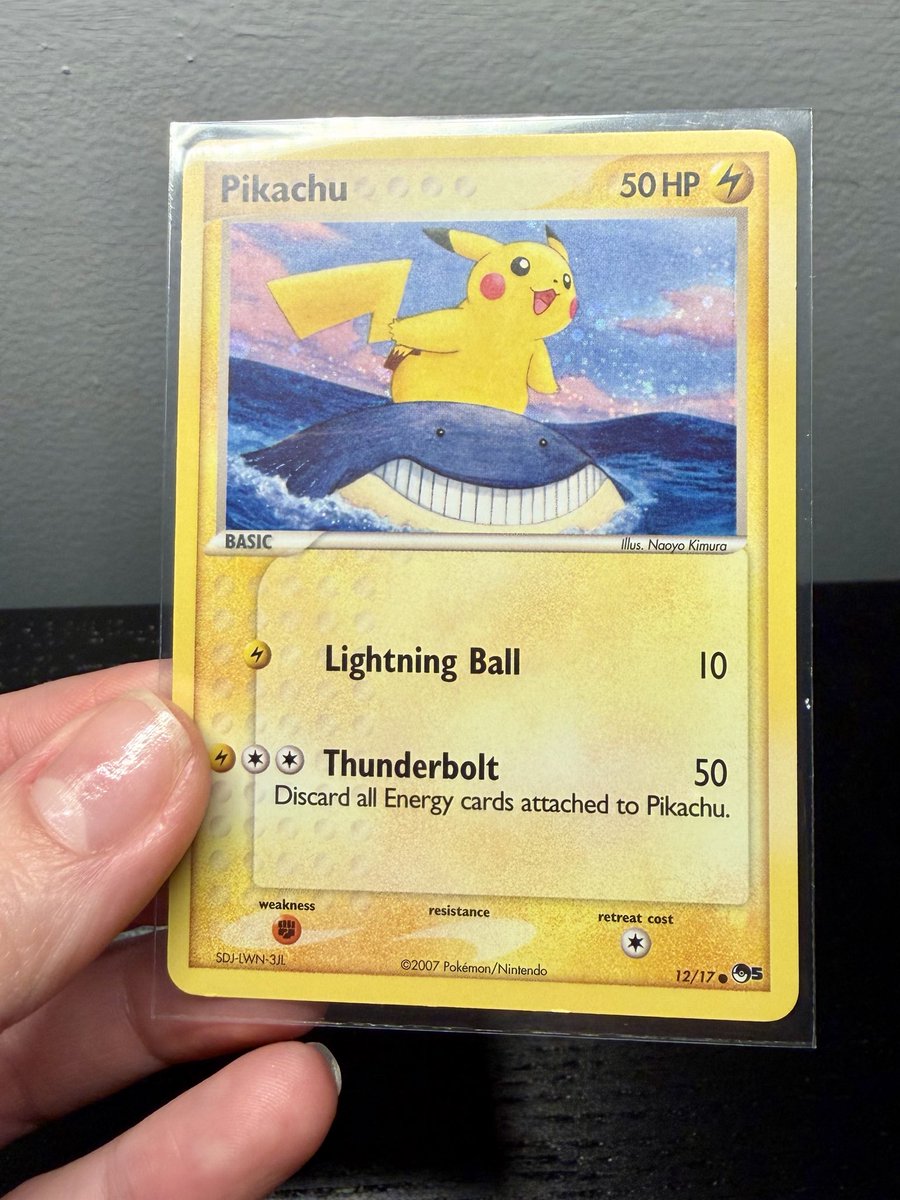 Spoopymel's tweet photo. @tmerv03 The holo on mine is like faded kinda??? The swirl is down by the waves to the right🥹 love this card https://t.co/hEJXFTwihi