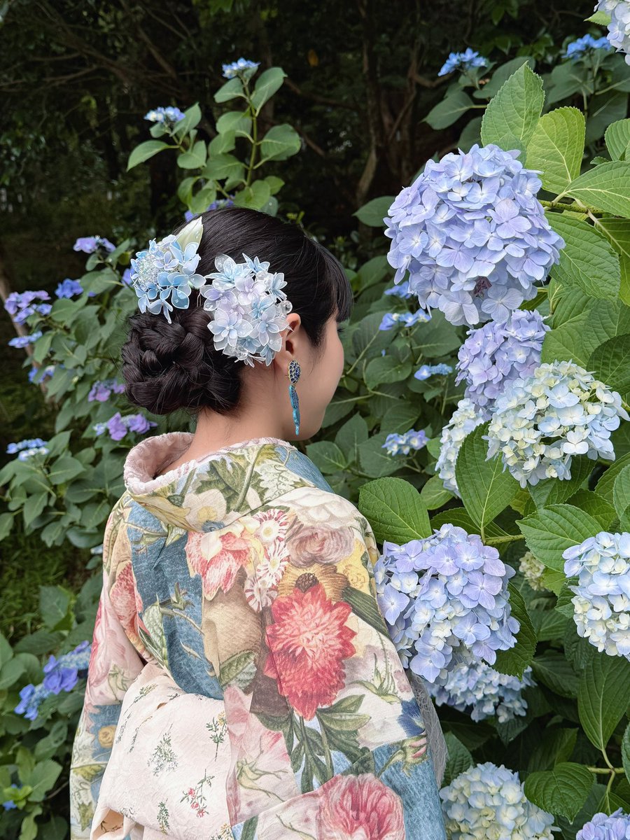 reikosha's tweet photo. 伊勢丹限定カラーのブルーは、甘くなり過ぎず、大人の方にも超オススメです🩵

※私が着ているのは前回の単衣セオα
今回は袷になって登場！✨ https://t.co/XfhtC8E36T