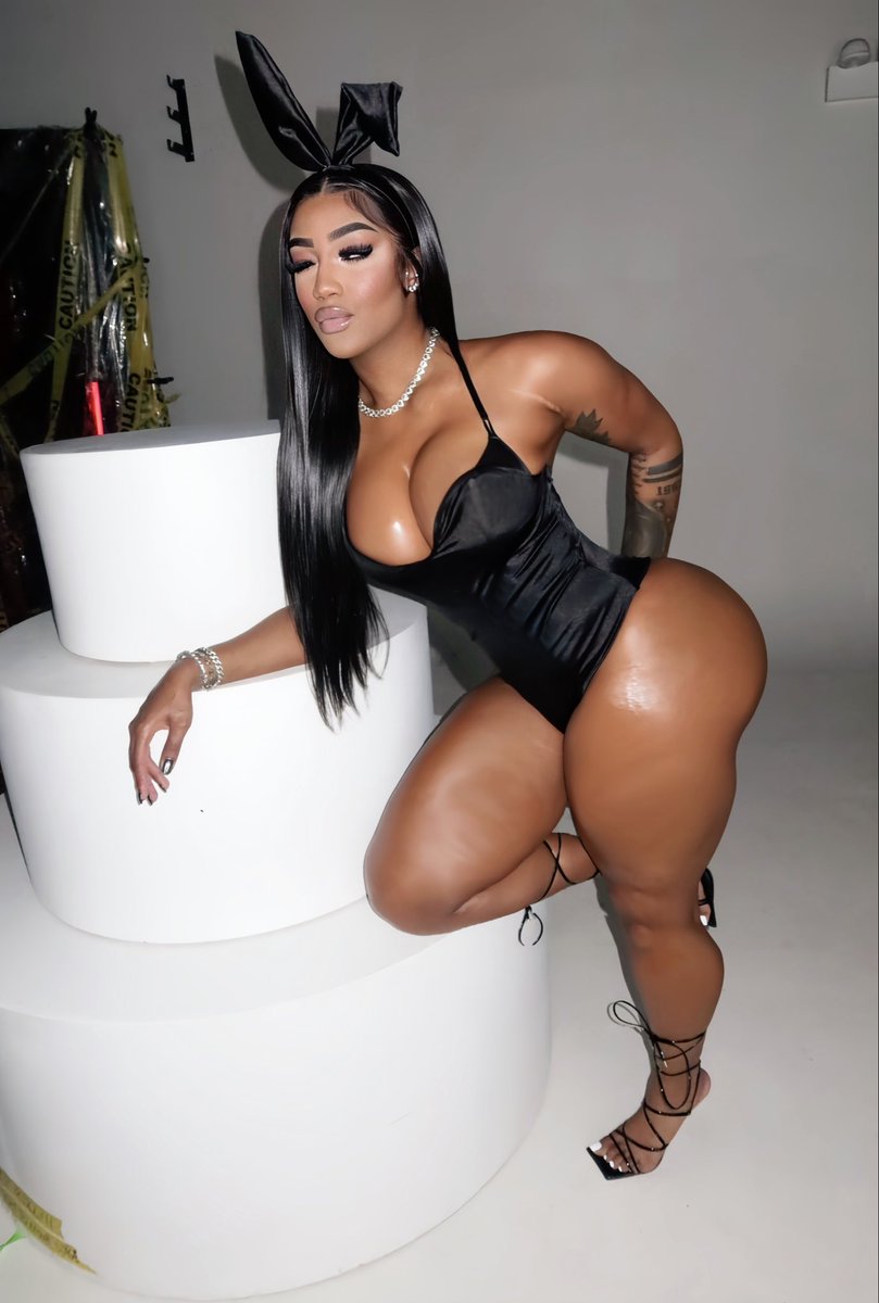 thorpe_jada's tweet photo. ya fav bunny 🖤🐰 #playboy https://t.co/ceY0ZLYzZ2