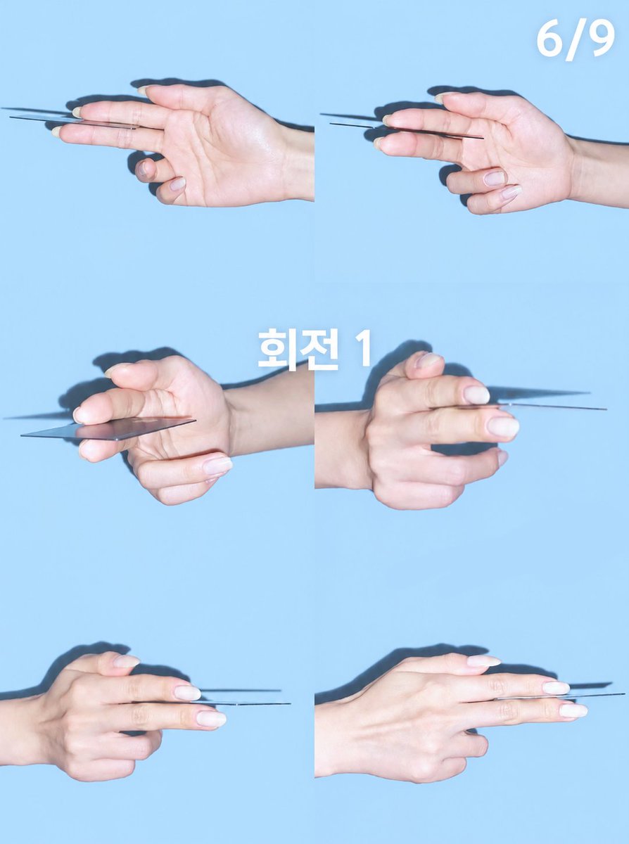 handlaboratory's tweet photo. 인체를 그릴 때 참고하기 좋은 손동작 130 (2)
人体を描くときに参考になる手の動き
결제 카드를 내미는 동작
결제 카드를 받는 동작
決済カードを差し出す動作
決済カードを受け取る動作
#포즈 #イラスト #ポーズ #reference #레퍼런스 https://t.co/A3GATCCCCO