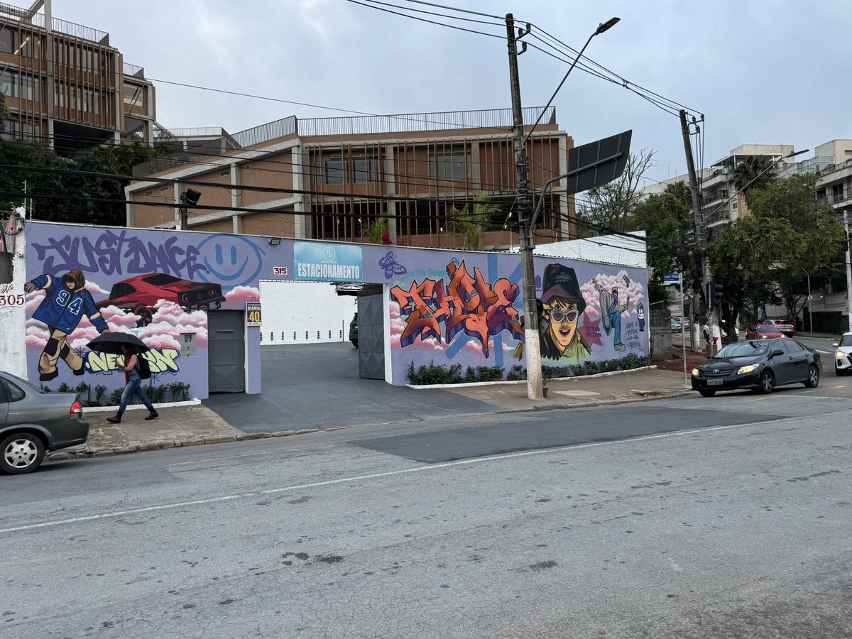 gukkiejm_'s tweet photo. passei em frente o morumbis hoje e vi a pintura q as algumas meninas fizeram pro hoseok, e gente ta MUITO lindo olha isso, ficou exatamente em frente o portao 5 do estadio https://t.co/NRntUp6nUG