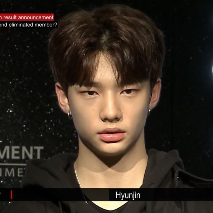 lvuhj's tweet photo. @flouriiee @NasbahHanu hyunjin at 17 years old mind, let’s see u so we can compare😂 https://t.co/vxsotuFmJy