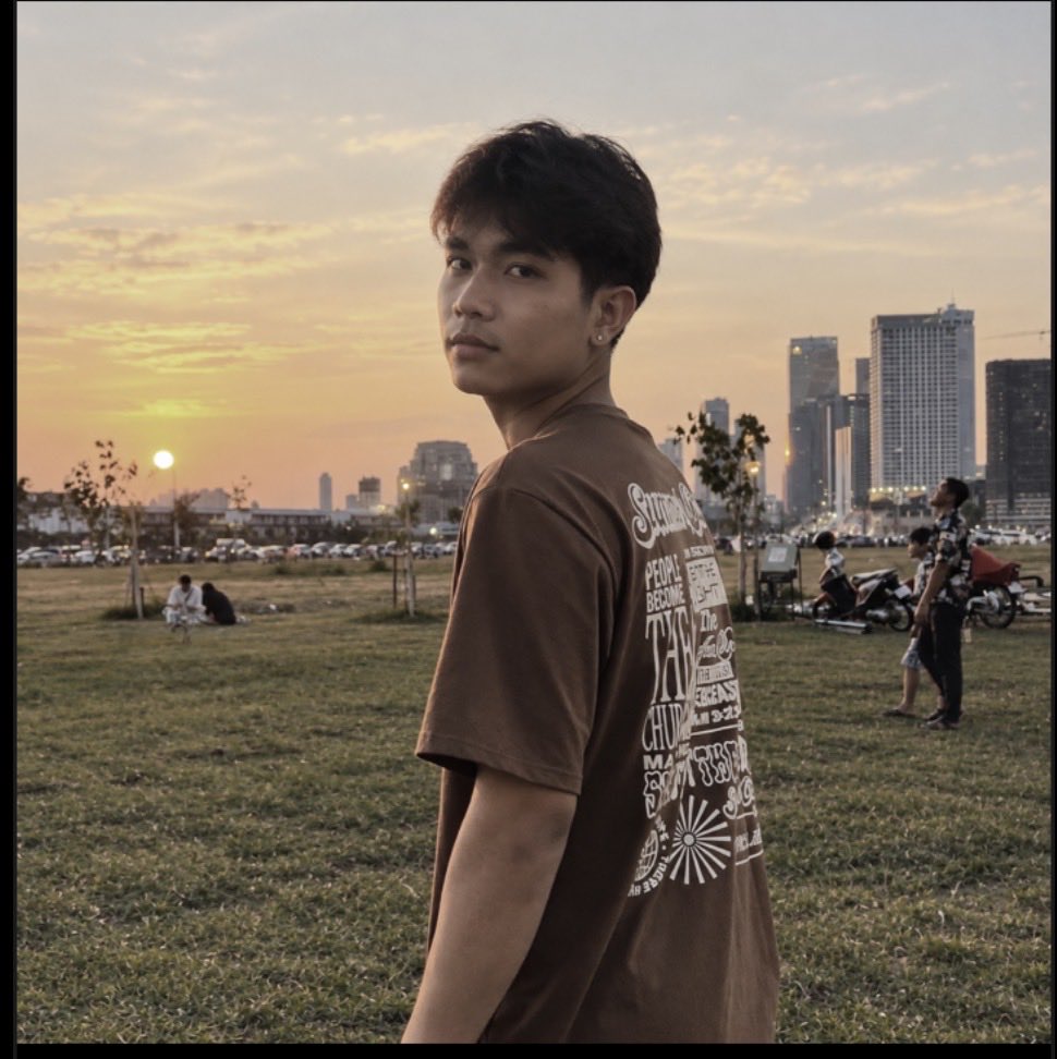 XingJghwf's tweet photo. ស្មោះមានតែកាឈឺ❤️🧠 https://t.co/5ZRvmb5pRq