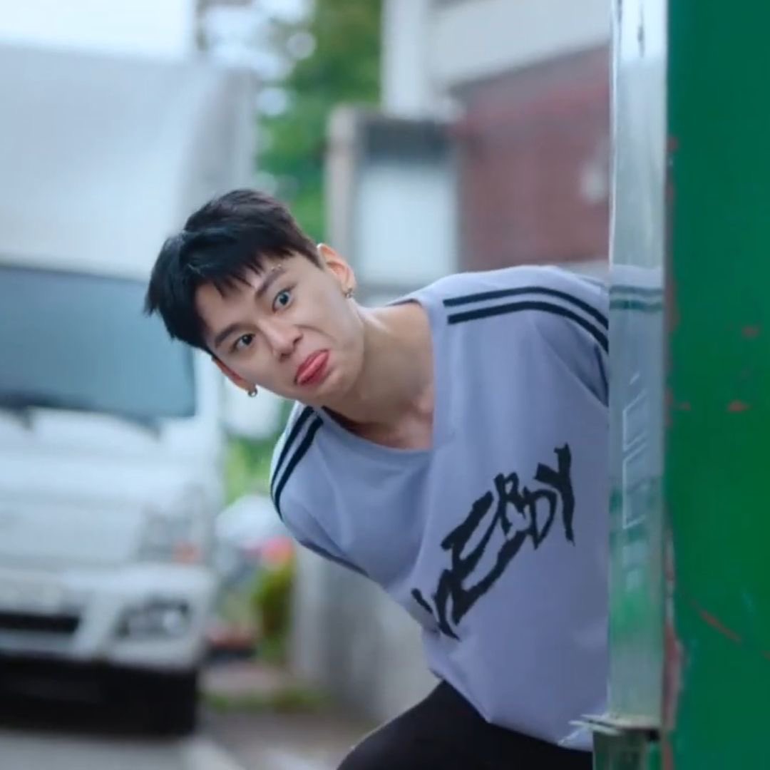 switchblaade_'s tweet photo. this pic of woomin cracks me up everytime 😭 his facial expressions in melo movie are absolutely gold https://t.co/6t8kaqq9zG