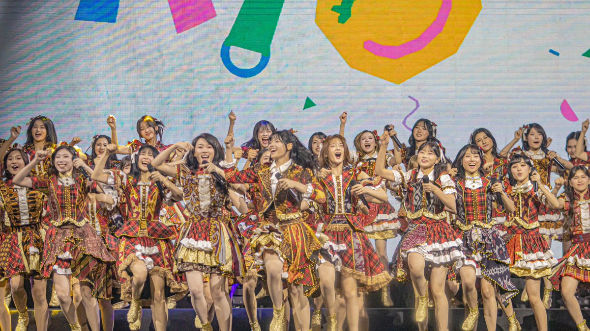 okta_upii's tweet photo. Ayo Tersenyumlah Center: @JTrisha_JKT48 https://t.co/wIkMuuAQQH