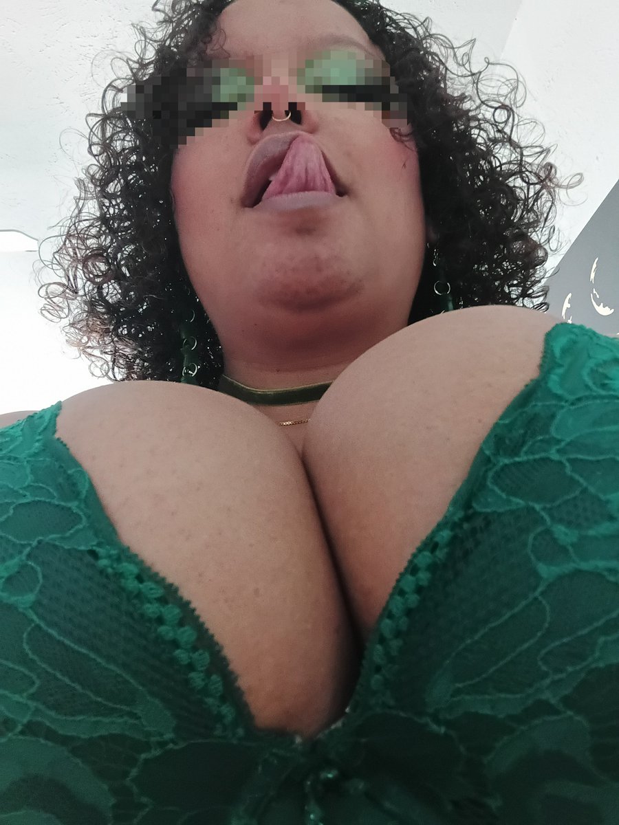 Krazyj71's tweet photo. What can Mommy say? Green is her color and makes her feel 🥵 
Do you agree? 
#tits #dommymommy #sftwt #nstwtwt #plussize #bbw https://t.co/sI4fodBynu