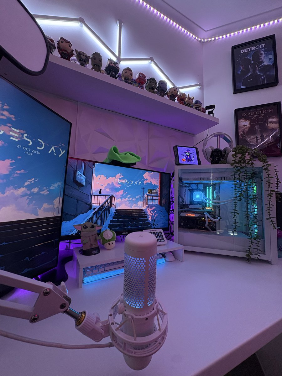 rizzle_xo's tweet photo. Just tidied my gaming room because I have a whole top of a cupboard of PR/collabs to film. https://t.co/0xFcCDMedW