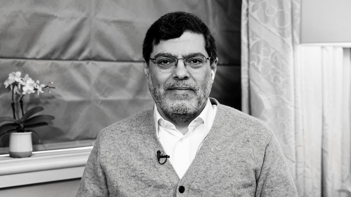 ZardSi's tweet photo. 🚨🇮🇷 BREAKING

Iranian Professor Marandi mysteriously remains silent after the successful talks between Iran, Saudi Arabia and Türkiye, arranged by Pakistan.

- Some sources say he has been having sudden health issues since yesterday. https://t.co/roFT1cY11O