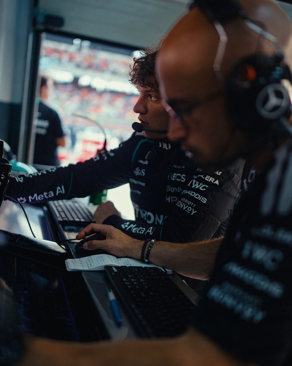 antosnelli's tweet photo. P2 in Malaysia! 🇲🇾
One of the longest Sundays we’ve had today, with the big delay at the start.
󠀠 https://t.co/0mZCFBerCP