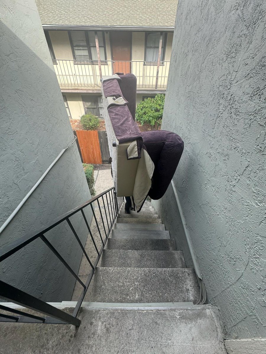 discardjunk's tweet photo. Moving heavy equipment like a garage treadmill upstairs requires care and precision. As Gg noted, "Lifesavers! Quick, on time, super friendly," our team safely handles bulky household items without leaving a scratch. https://t.co/dc5uGgpQKR