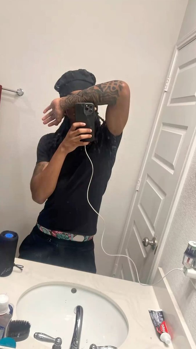 LilTurntShadow's tweet photo. SO HOW COME I AINT NEVER MET A NIGGA THAT COULD COOK LIKE THIS๐คwhere tf yall at? #atl #collegedl #dlyn #404freaks #NSFW #dIfreaks #dIteen #b8stroke https://t.co/Mrr2QEpG9J
