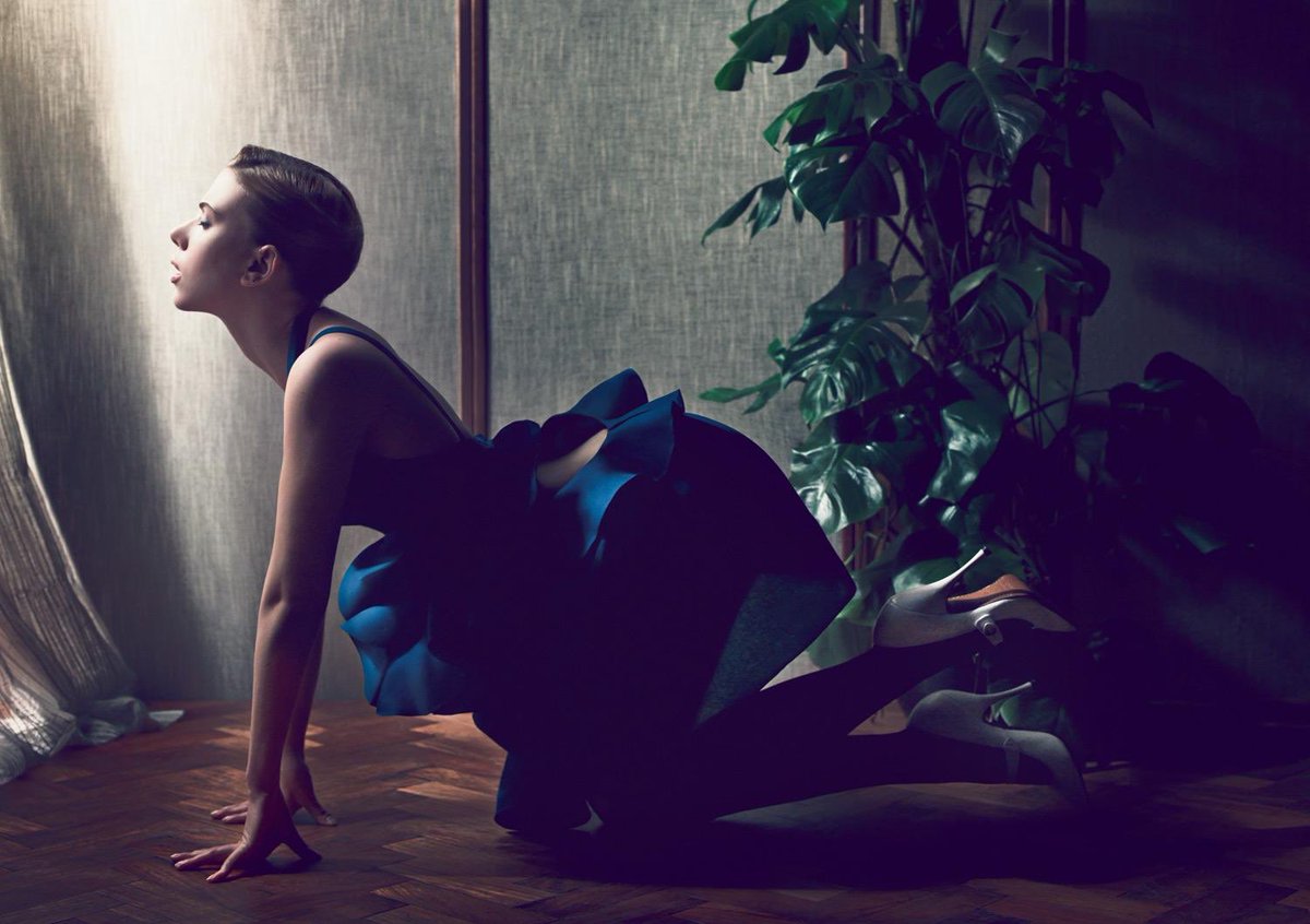 ScarjoMedia's tweet photo. Scarlett Johansson photoshoot for Interview Magazine (2011) https://t.co/ylxWCp8PWZ