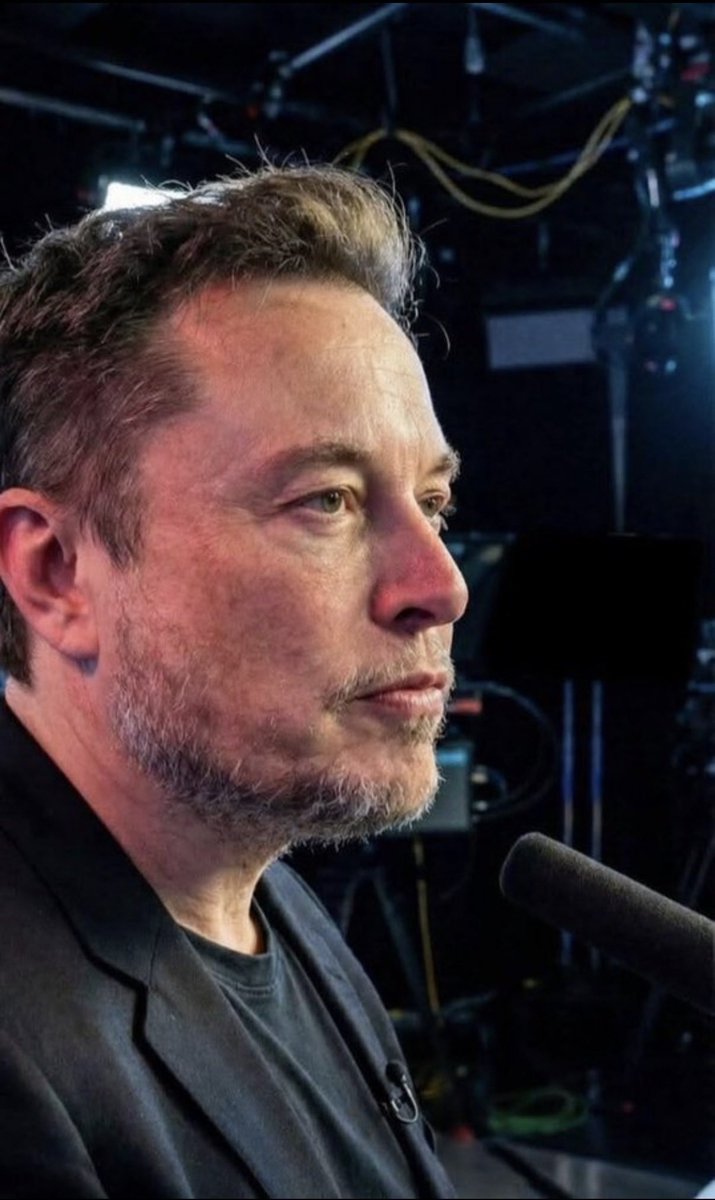 Originaltosca9's tweet photo. Do you stand with this Genius Elon
Musk?

A: YES, I support him
B: NO, I don't https://t.co/JwVxoMSYqj
