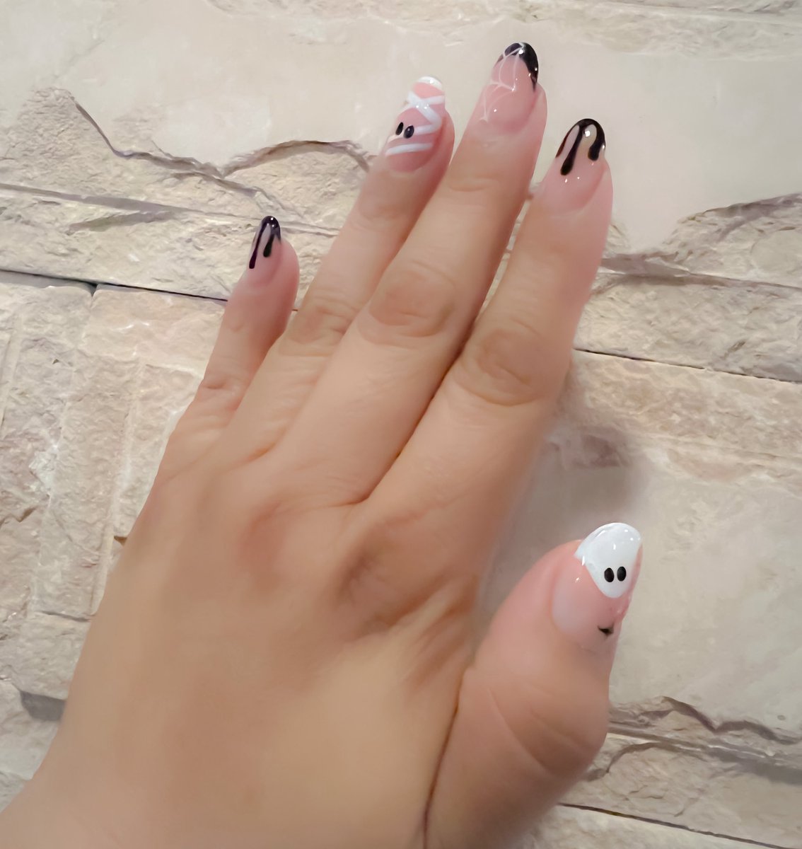 Tale_mf's tweet photo. @_moonvzqq Muy halloweenescas jajaja 🤭🫣😅 https://t.co/bxDTzGlS2g